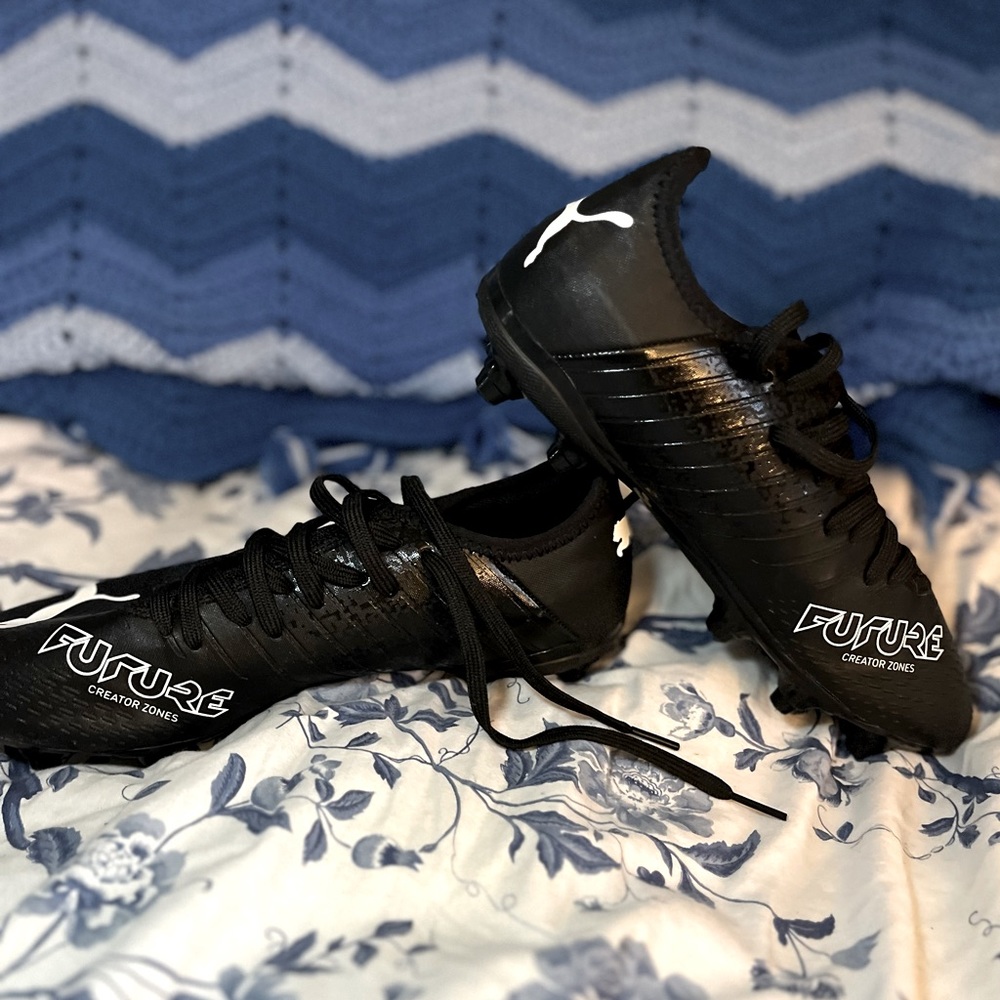 Puma Black Women’s Soccer Clears Size 7